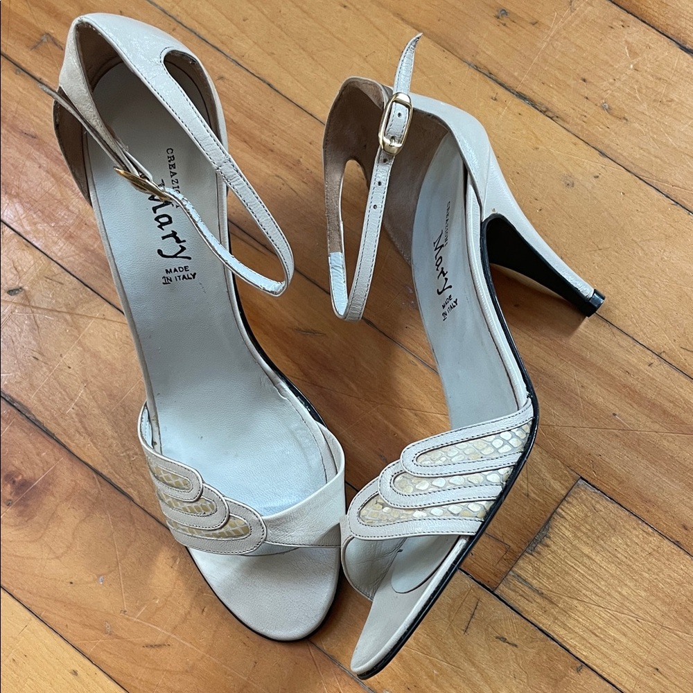 Italienne vintage Beige Strappy Heels